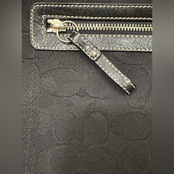 Coach SoHo Vintage 2004 signature black crossbody  EUC - Picture 14 of 15